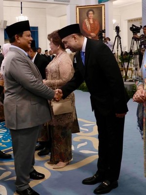 Momen Pelantikan Ari Sihasale Jadi Anggota Komite Percepatan Otsus Papua