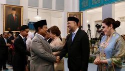Momen Pelantikan Ari Sihasale Jadi Anggota Komite Percepatan Otsus Papua
