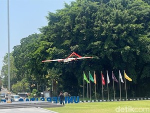 Mahasiswa UNS Rancang Drone Penyelamatan, Bisa Ngebut 190 Km/Jam