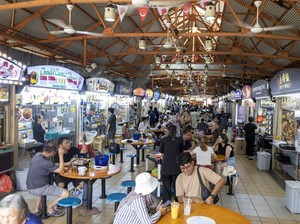 Jangan Tendang Orang! Ini 5 Etiket Makan di Food Court Agar Semua Nyaman