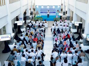 GoPay & Pemkot Surakarta Dorong Digitalisasi Transaksi Pedagang Pasar-UMKM