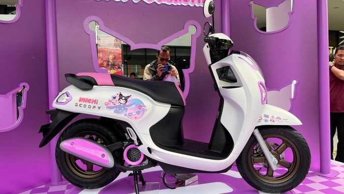 Honda Scoopy Kuromi Limited Edition