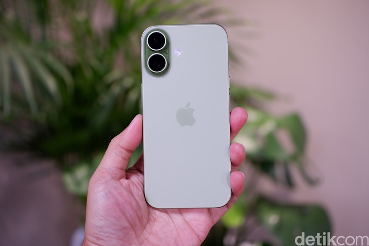 iPhone 17