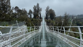 Jembatan Kaca Bromo Akhirnya Siap Dibuka!