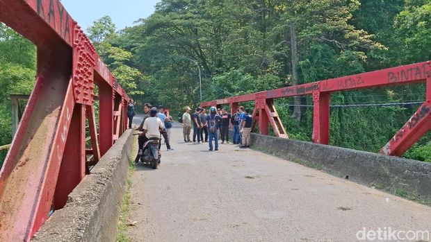 Jembatan Merah, tempat Heryanto membuang kardus berisi jasad anak buahnya di Purwakarta
