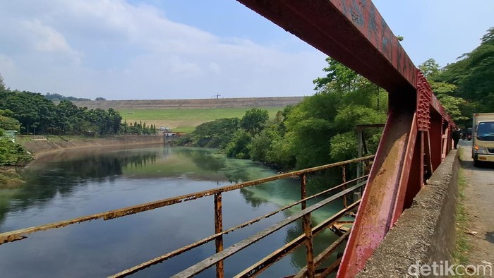 Jembatan Merah, tempat Heryanto membuang kardus berisi jasad anak buahnya di Purwakarta