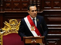 Baru 4 Bulan Menjabat, Presiden Interim Peru Dimakzulkan