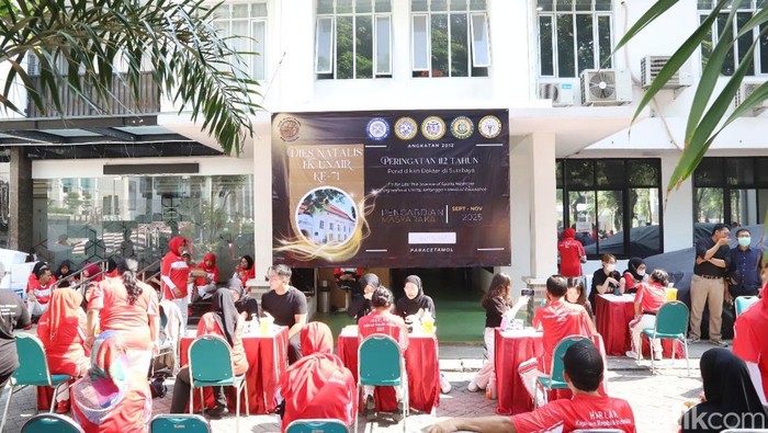 Kejati Jatim bareng FK Unair menggelar pemeriksaan kesehatan gratis Kejati Jatim bareng FK Unair menggelar pemeriksaan kesehatan gratis