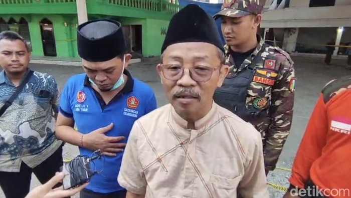 KH Zaenal Arifin, perwakilan kerja alumni Ponpes Al Khoziny
