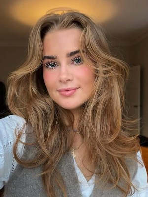 Ini Laura Rhod Sondergaard, Pacar Rasmus Hojlund yang Lagi On Fire