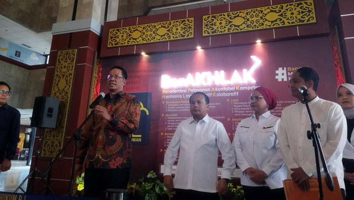 Menteri Hukum (Menkum) Supratman Andi Agtas menyerahkan Surat Keputusan (SK) kepengurusan PSI periode 2025-2030. Penyerahan SK kepengurusan diberikan langsung kepada Sekretaris Jenderal (Sekjen) Raja Juli Antoni, Jumat (10/10/2025).