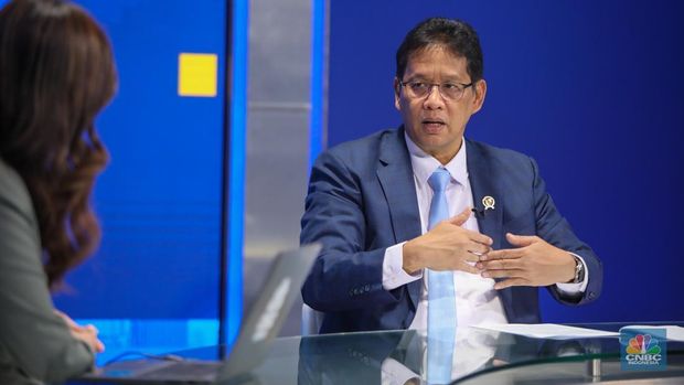 Menteri Keuangan Republik Indonesia, Purbaya Yudhi Sadewa menyampaikan pemaparan dalam program Squawk Box CNBC Indonesia di Jakarta, Jumat (10/10/2025). (CNBC Indonesia/Faisal Rahman)