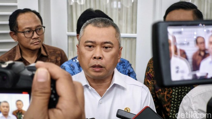 Menteri Perhubungan Dudy Purwgandhi