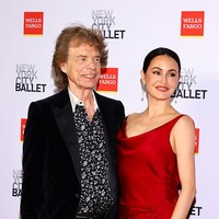 Momen langka ini menjadi sorotan karena keduanya dikenal sangat menjaga privasi hubungan mereka selama lebih dari satu dekade. Foto: Variety via Getty Images/Stephanie Augello