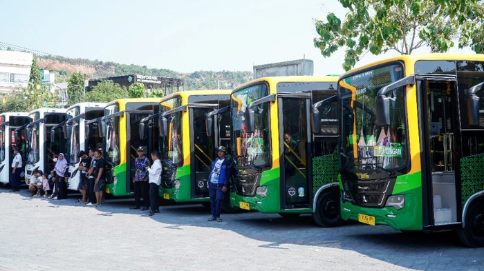 Peluncuran Trans Jatim Koridor VII Lamongan.
