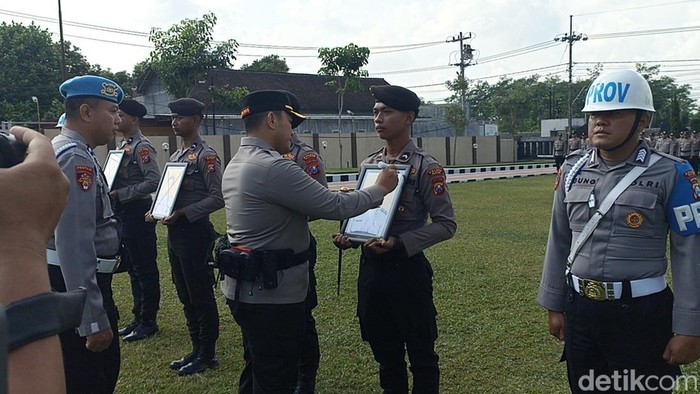 Pemberhentian dengan tidak hormat (PTDH) anggota Polres Blitar.