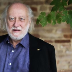 Laszlo Krasznahorkai Terkejut Terima Nobel Sastra: Ini Sebuah Bencana