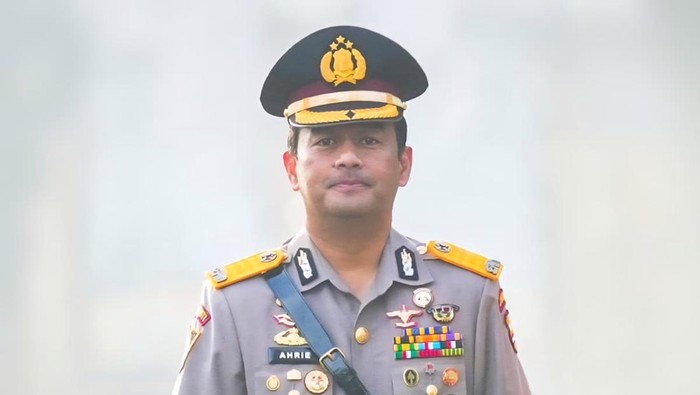 Perwira Polri Ahrie Sonta kini resmi menyandang pangkat Brigadir Jenderal (Brigjen) Polisi