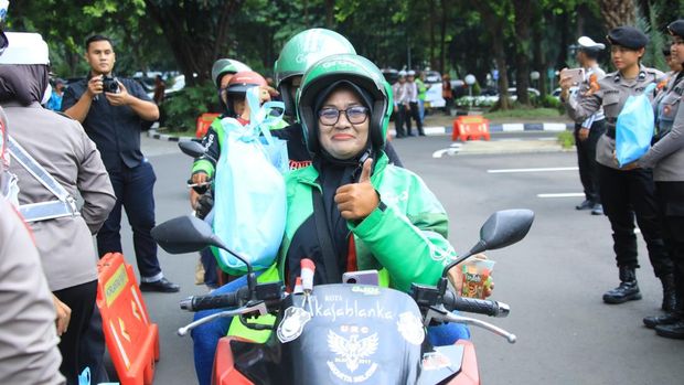 Polda Metro Jaya 'Jumat Peduli'
