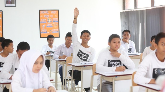 Siswa sekolah rakyat