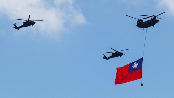 Taiwan Rayakan Hari Nasional dengan Parade Militer dan Atraksi Udara