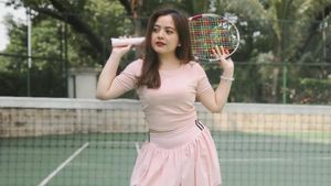 Tasya Kamila Manis di Lapangan Tenis