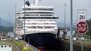 Kapal Queen Elizabeth Awali Musim Pelayaran Kanal Panama