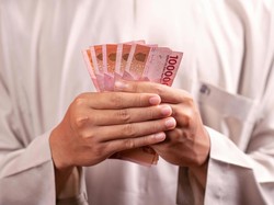 Cara Tiap Zodiak Habiskan Gajinya: Ada yang Langsung Checkout Hingga Irit!