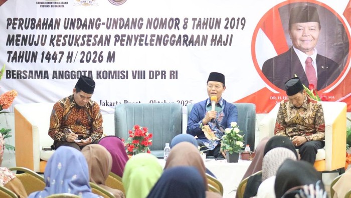 Wakil Ketua MPR RI Hidayat Nur Wahid (HNW)