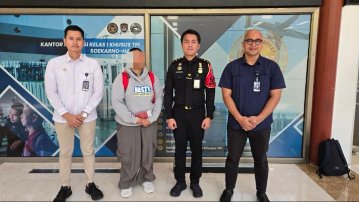 Warga negara Malaysia dideportasi.