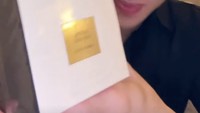 Parfume Armani Privé Santal Dan Sha yang harganya bila dilihat dari berbagai e-commerce kurang lebih Rp 3,6 juta. Foto: Instagram @bellyiverzon