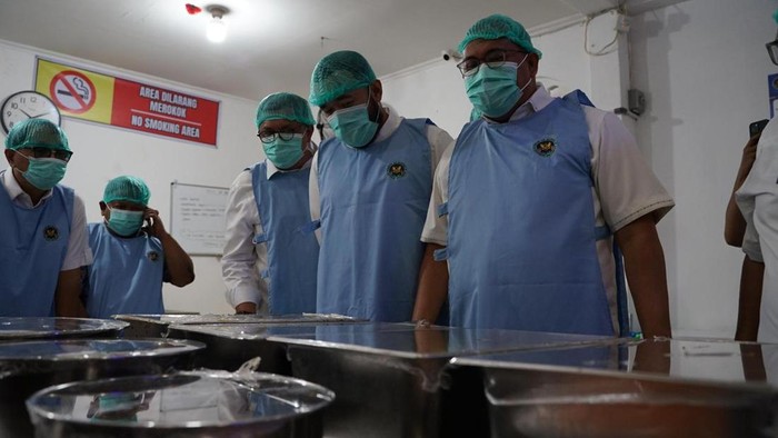 Andre Rosiade mengecek dapur MBG di Siteba, Padang (dok istimewa)
