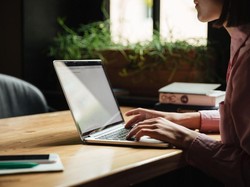 PO iPhone 17? Platform Ini Pasti Kasih Gratis Perlindungan Lengkap 24 Bulan