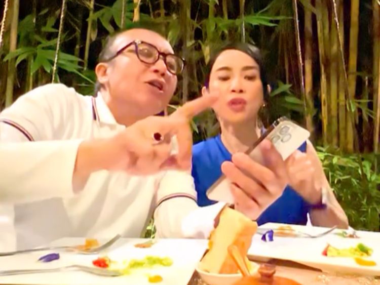 Momen Dearly Joshua Ngopi dan Makan Romantis Bareng Ari Lasso