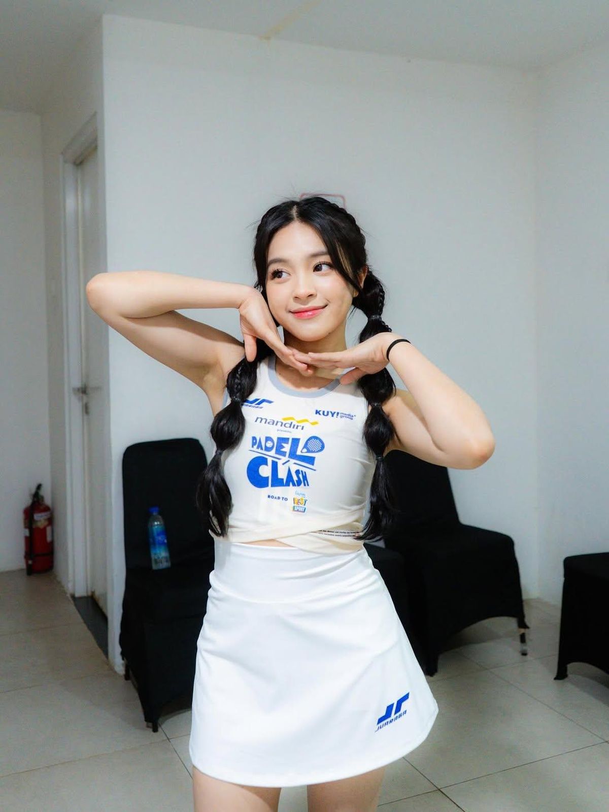 Ogriq va koz yoshlari bilan qopol jinsiy aloqa video