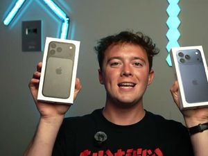 Pria Coba iPhone 17 Pro Max Palsu Rp 1,9 Juta, Hasilnya Bikin Kaget!