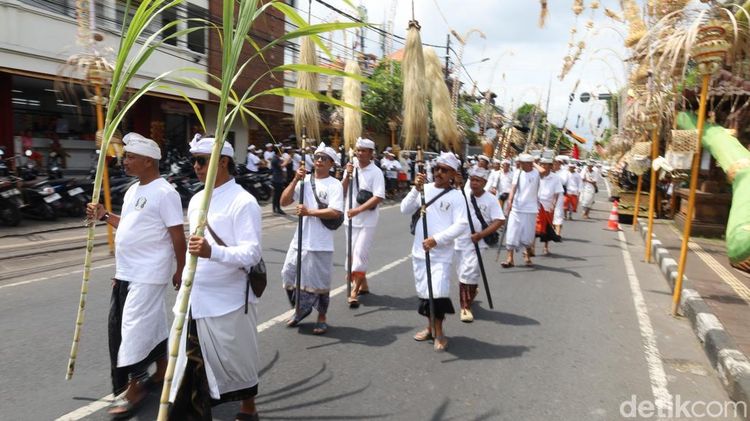 7 Momen Sakral Ritual Nyenuk Digelar Lagi di Denpasar Setelah 62 Tahun