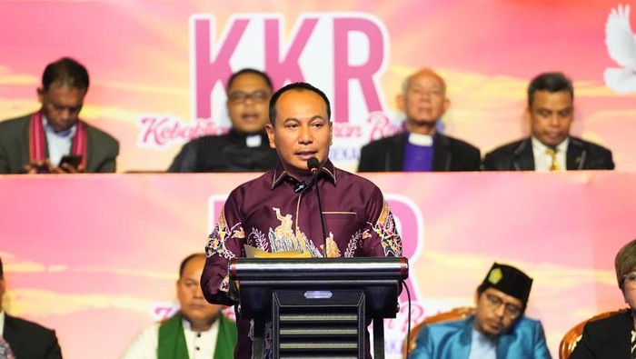 Kapolda Riau Irjen Pol Herry Heryawan menyerukan Green Policing di Kebaktian Kebangkitan Rohani (KKR) di Kota Pekanbaru, Sabtu (11/10/2025).