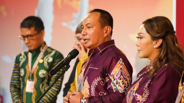 Kapolda Riau Irjen Pol Herry Heryawan menyerukan Green Policing di Kebaktian Kebangkitan Rohani (KKR) di Kota Pekanbaru, Sabtu (11/10/2025).