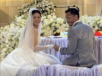 Congrats! Karenina Sunny Resmi Menikah, Steve Emmanuel Juga Hadir