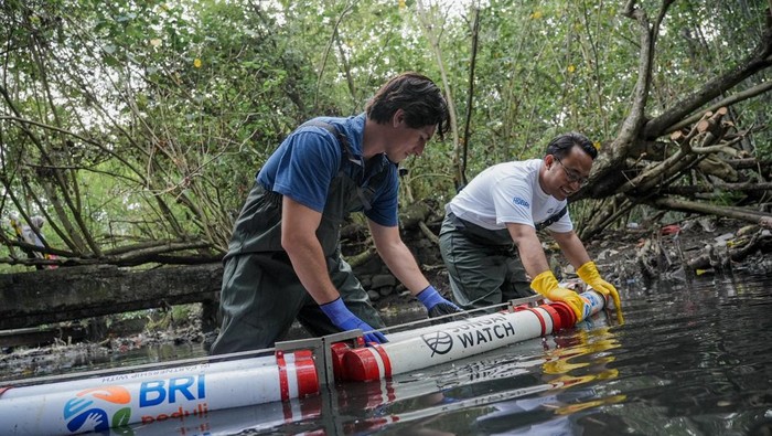 Kegiatan peduli sungai yang digelar BRI dan Yayasan Sungai Watch Indonesia (Foto: Dok. BRI)