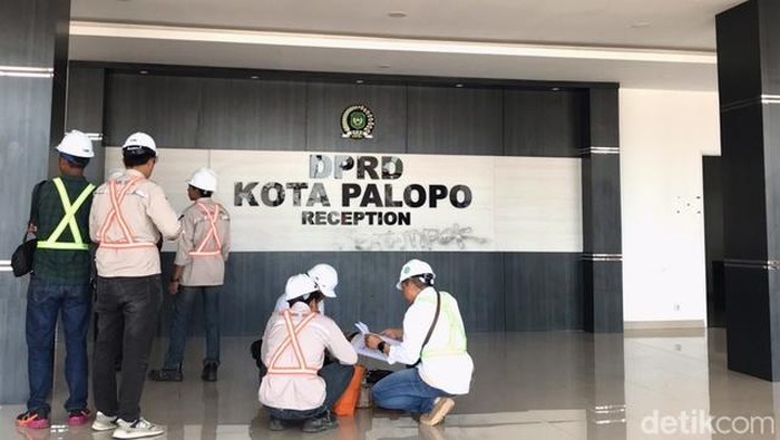 Kejaksaan Negeri (Kejari) Palopo, Sulawesi Selatan (Sulsel) mengusut dugaan praktek korupsi pada proyek pembangunan gedung DPRD Palopo senilai Rp 22 miliar.