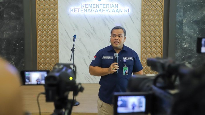 Kepala Biro Humas Kemnaker Sunardi Manampiar