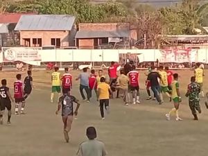 Liga Tarkam di Bima Ricuh, Pemain Pukul Wasit hingga Terkapar