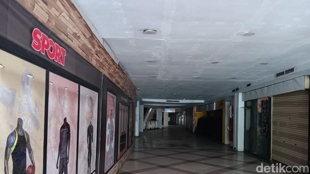 Melihat dari dekat Grand Mall Bekasi yang kini tutup