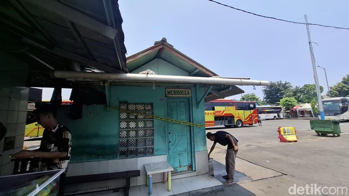 Musala Terminal Kalideres, tempat penemuan jasad ibu dan bayi.