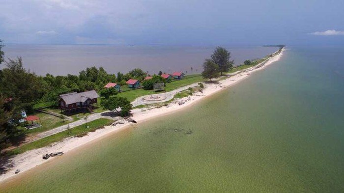 Pantai Ujung Pandaran, Kotawaringin Timur, Kalimantan Tengah.