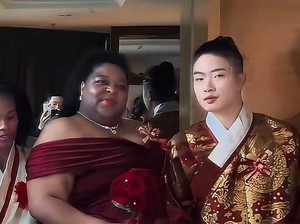Viral Foto Pernikahan Pria China dan Wanita Afrika, Ekspresi Ibu Jadi Sorotan