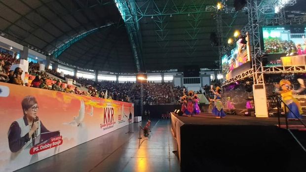 Polda Riau menggelar Kebaktian Kebangunan Rohani (KKR) akbar, Sabtu (11/10/2025). Kegiatan ini dihadiri Kapolda Irjen Herry Heryawan.