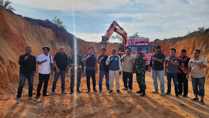 Polres Kampar menindak galian C ilegal dan mengamankan dua orang pelaku.